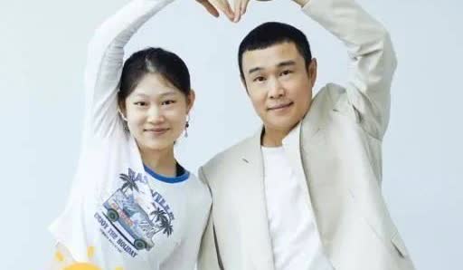 小沈阳真诚发文，大方回应女儿专辑售卖遇冷，并表示截止到目前大概千张专辑，感受到的
