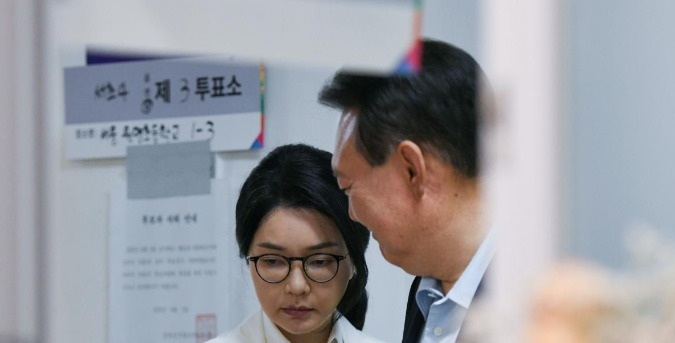 金建希要被查了，这事儿躲不掉啦











韩国那边要查金建希了！这消