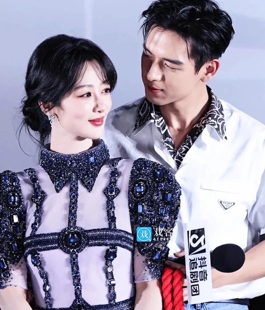 今天来说一下杨紫，我觉得杨紫是很聪明，很拎得清的一个女孩子，她知道自己想要什么，