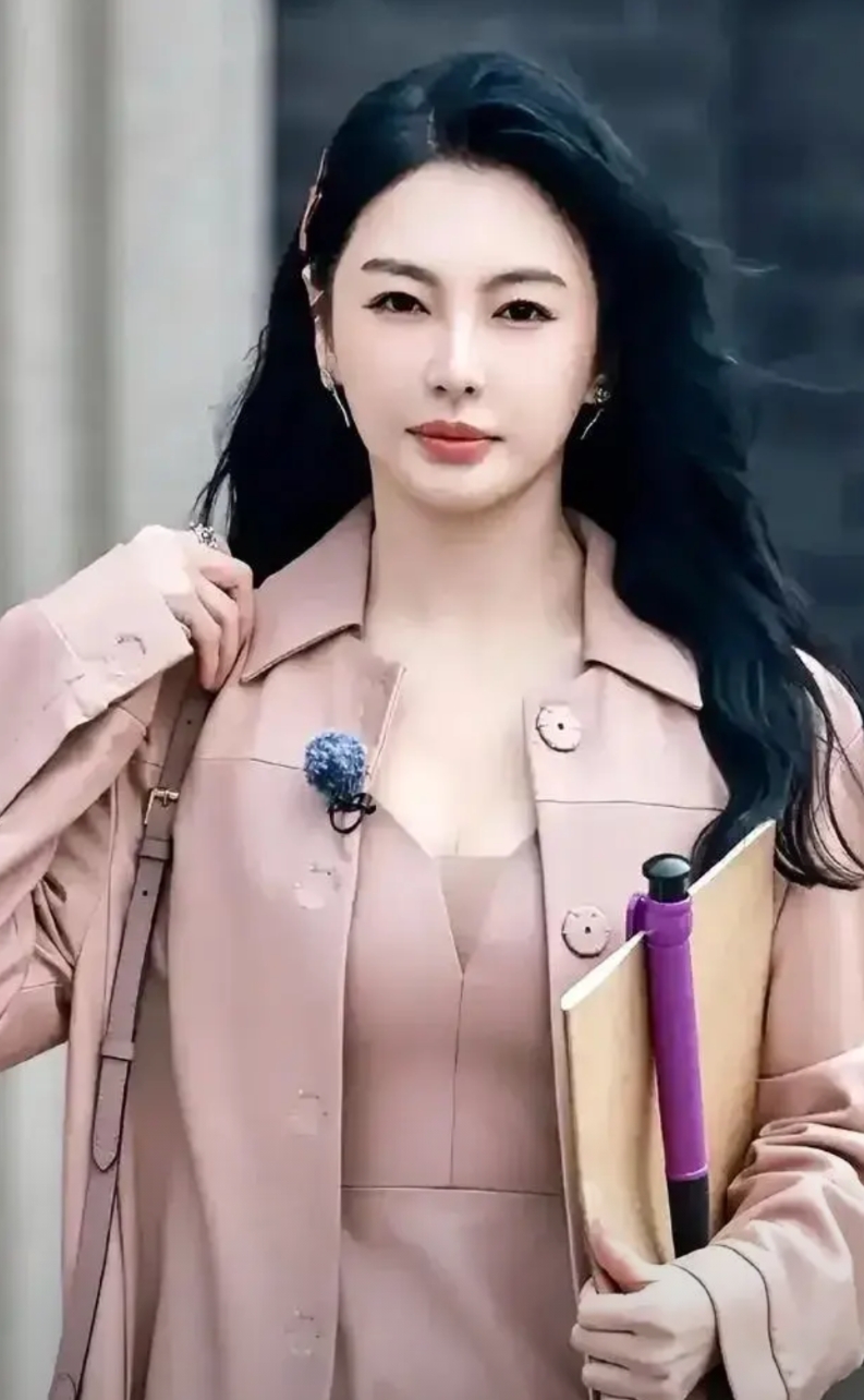 张雨绮说，我11年刚演完《白鹿原》，转头就和导演王全安结婚了。那时候他大我20岁