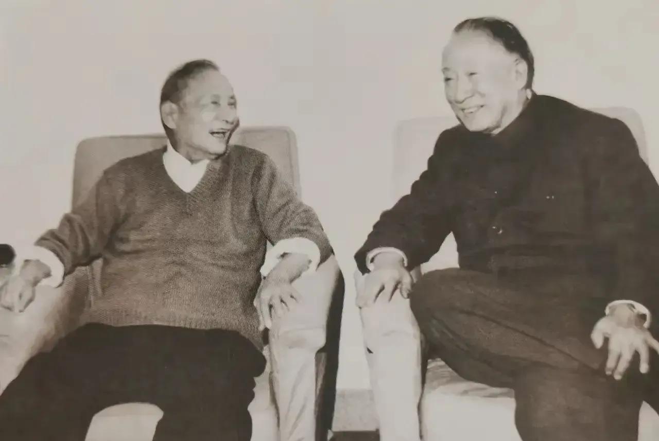 1992年早春的北京还带着料峭寒意，时任中顾委主任的陈云在寓所会见了陈丕显，一番