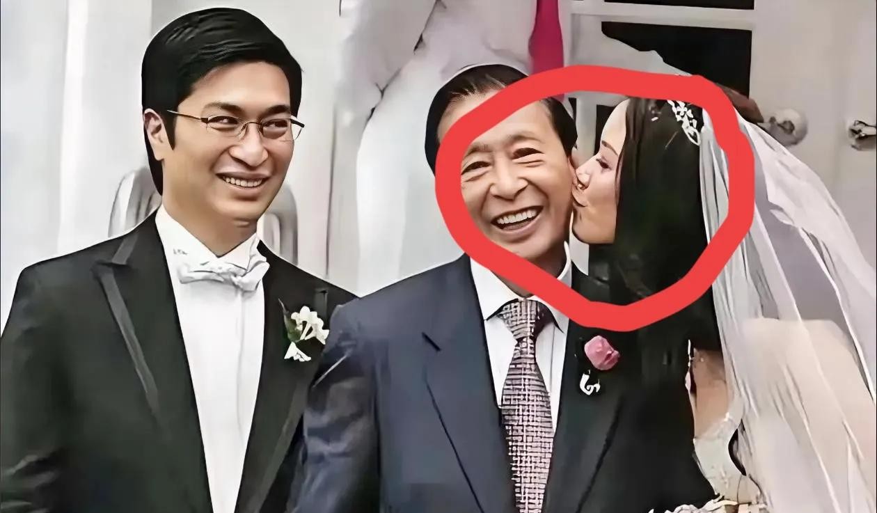 徐子淇悼念公公李兆基





豪门深深深几许？豪门媳妇不好当！“千亿媳妇”徐子