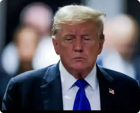 特朗普摊上了大事。

俄乌战场上，在前线的乌克兰士兵喊话特朗普，乌克兰不需要这样