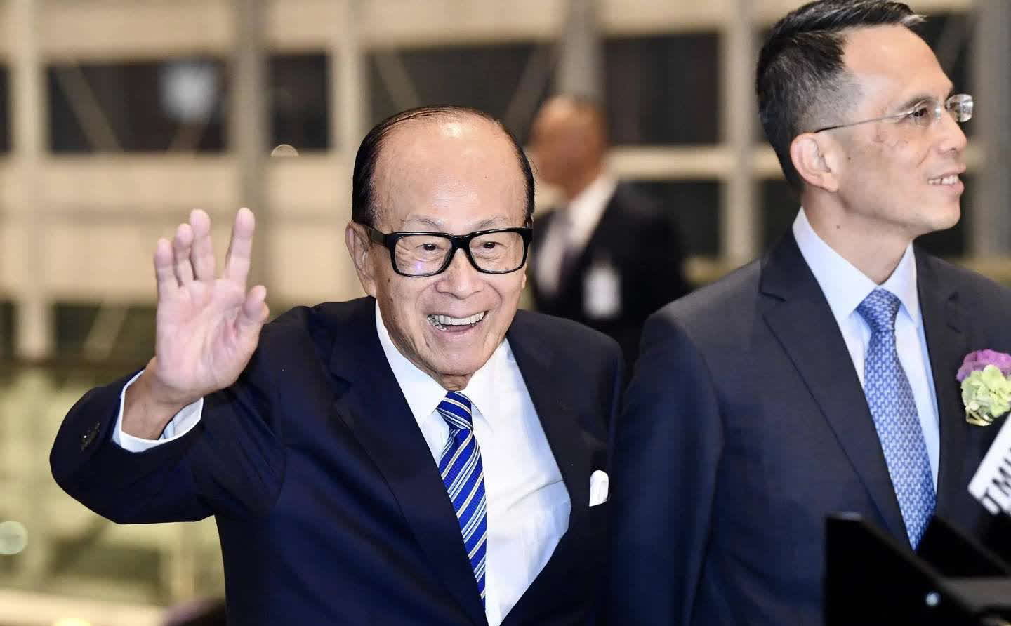 李嘉诚旗下的长和公司最近发公告表示，关于全球电讯业务的任何交易都还没做出决定。李