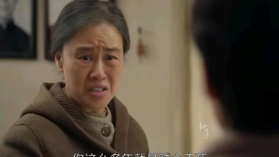 她竟是邬君梅的母亲，84岁仍是一位演员，母女俩气质真佳