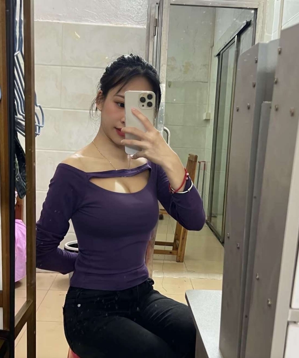 我帮朋友问一下，假如你发现女朋友还跟前任保持联系，你会怎么办？
