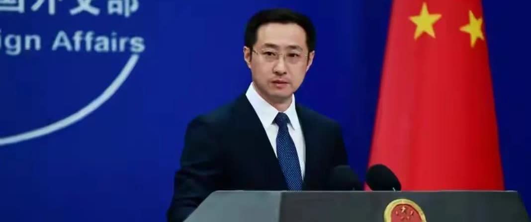 8月16日，中国外交部发言人郭嘉昆宣布：应印度邀请，中共中央政治局委员，外交部长