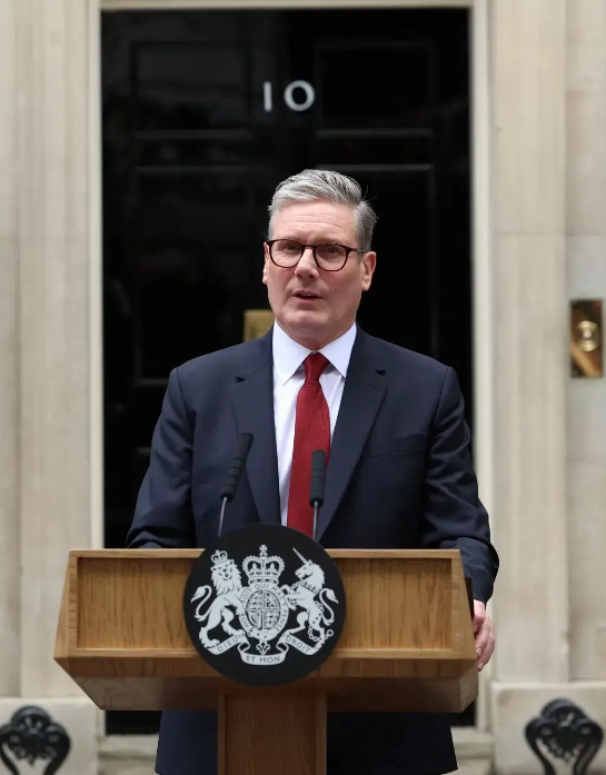 看来英国开窍了召开援乌会议不请三个国家
 在欧洲大陆反对俄罗斯，叫嚣完全切断与俄