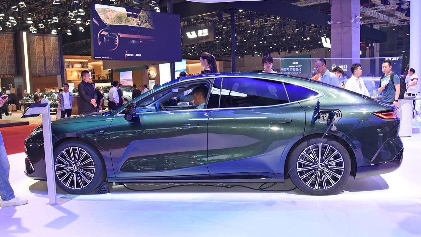 11.58万起的中大型轿车，长超5米，续航1500km，连悬架都软硬可调