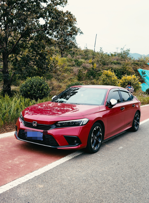 今天跑了一趟山路试了试
今天跑了一趟山路，驾驶感受不错，方向指向比较准确，混动上