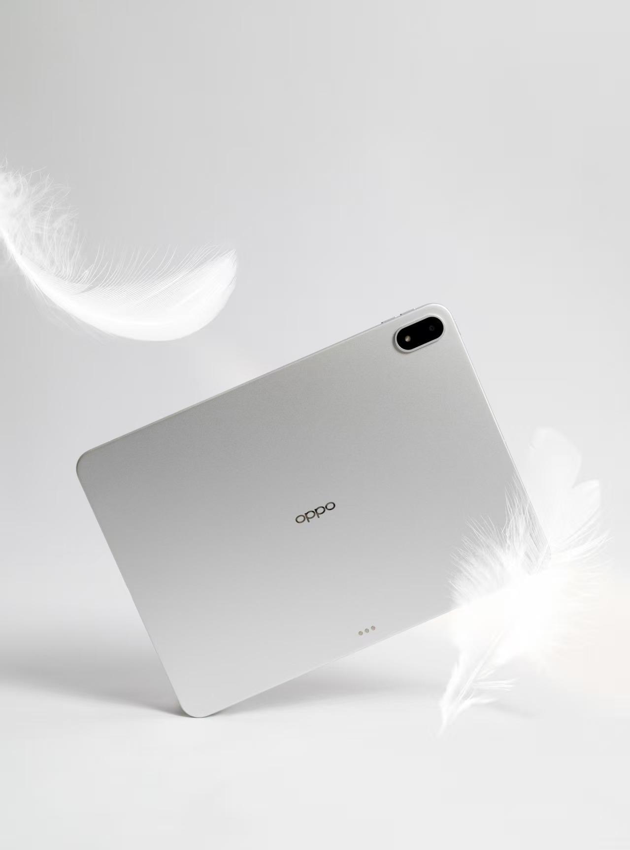 上手#OPPO Pad 5#的第一感觉就是轻，5.99mm的厚度，577g的重量