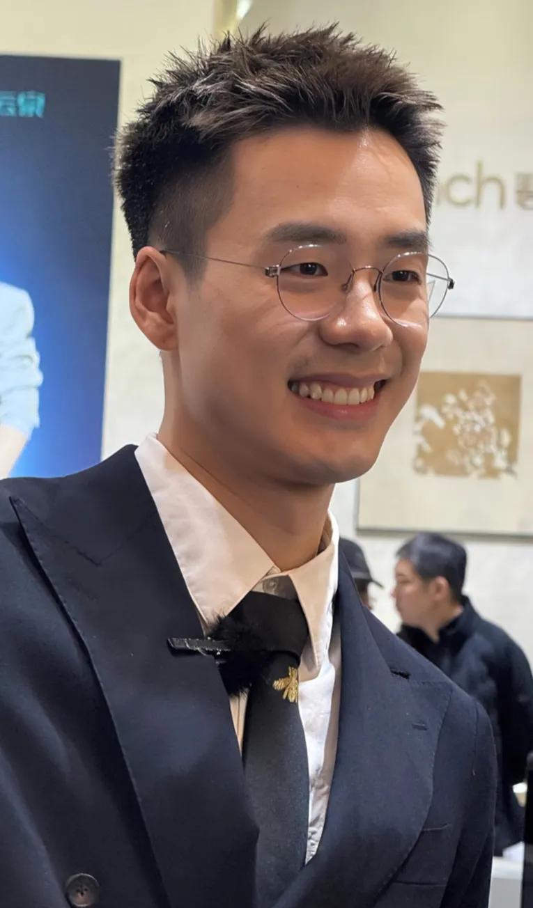 东方甄选顿顿离职了我不意外，东方甄选同事为顿顿拍了了个送行视频我也不意外，让我意