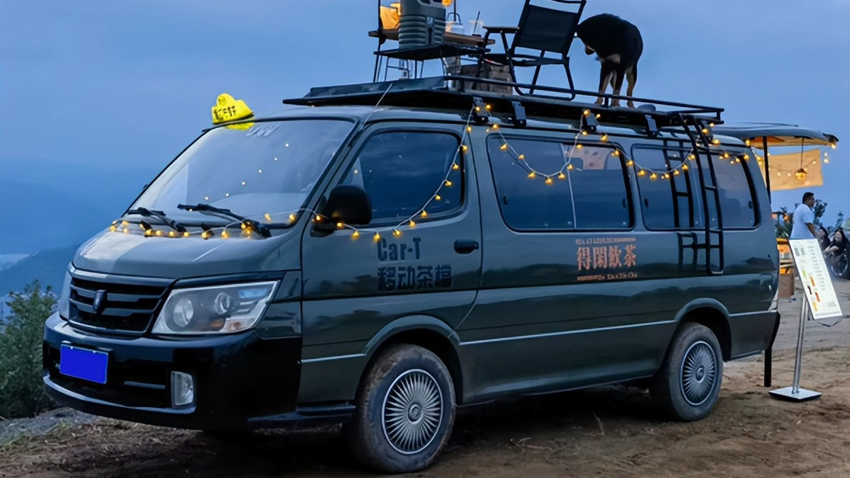 车顶嗨起来，金杯海狮改装床车旅行，自制露营车开启移动生活方式