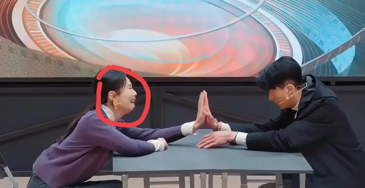 看了无限超越班，
发现刘涛演戏有三个缺点！
第一，刘涛这个人太
抢戏了！
