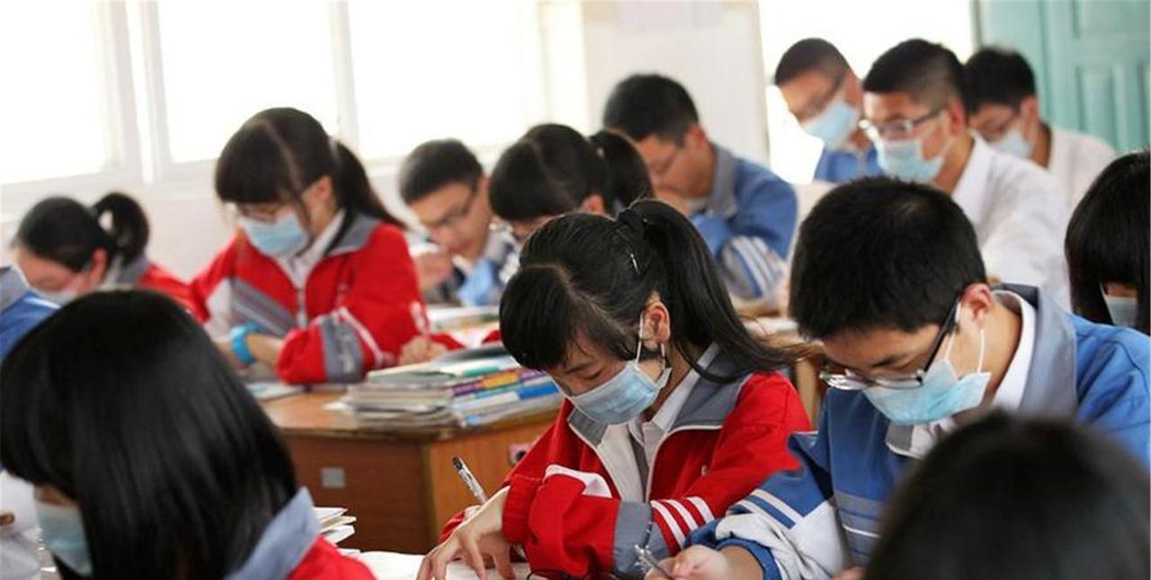 儿子读私立高中，现在都实行双休日了，收费怎么没降呢
以前都是单休日，现在改成双休