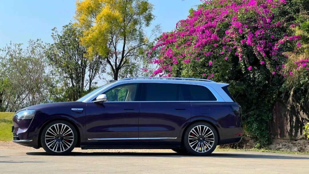 逃离城市计划：开着问界M9到广州周边徒步攻略，新时代解压方式！