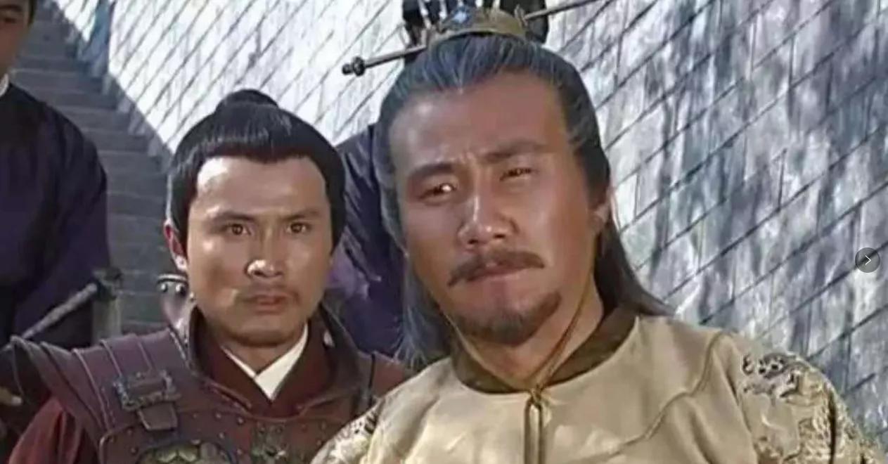 1393年，朱元璋将蓝玉剥皮灭族，蓝玉不服问朱元璋说:“敢问陛下，为何杀我还要剥