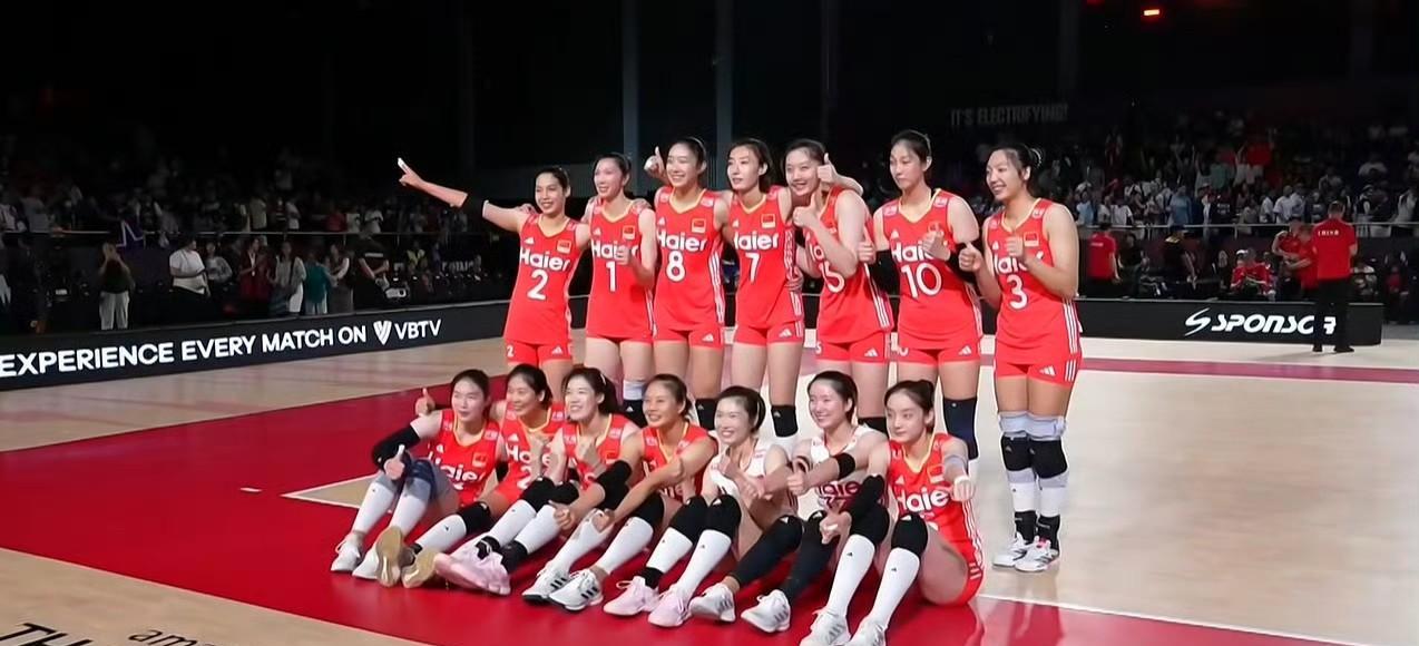 没想到中国女排把多米尼加女排打得这么惨！
狠狠地把全队都夸一遍：