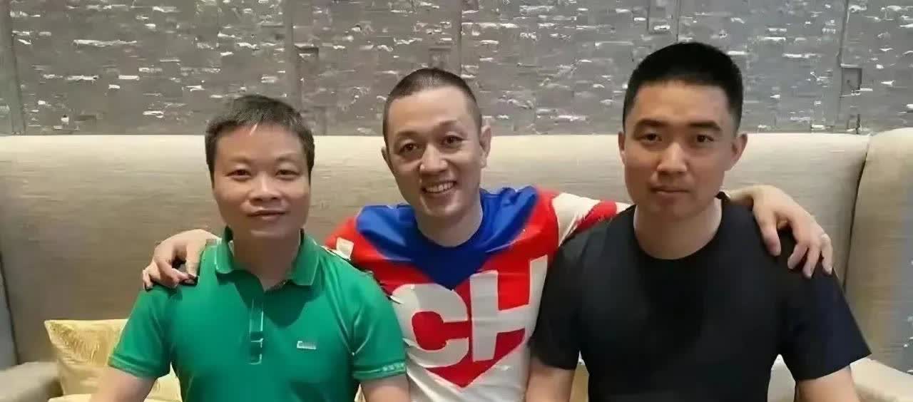 蔚小理，三人照，李想李斌何小鹏，从2020，2023，再到2025，谁的气色最好
