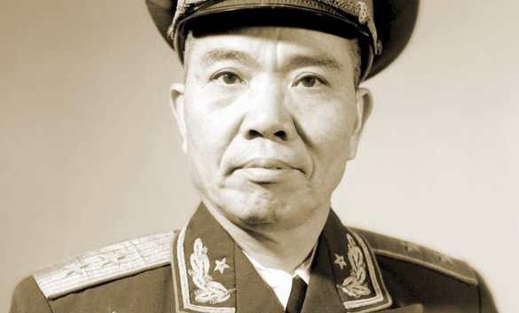 1949年，开国大典前，陆军阅兵训练还没有确定好负责人，周总理就对毛主席说：“主