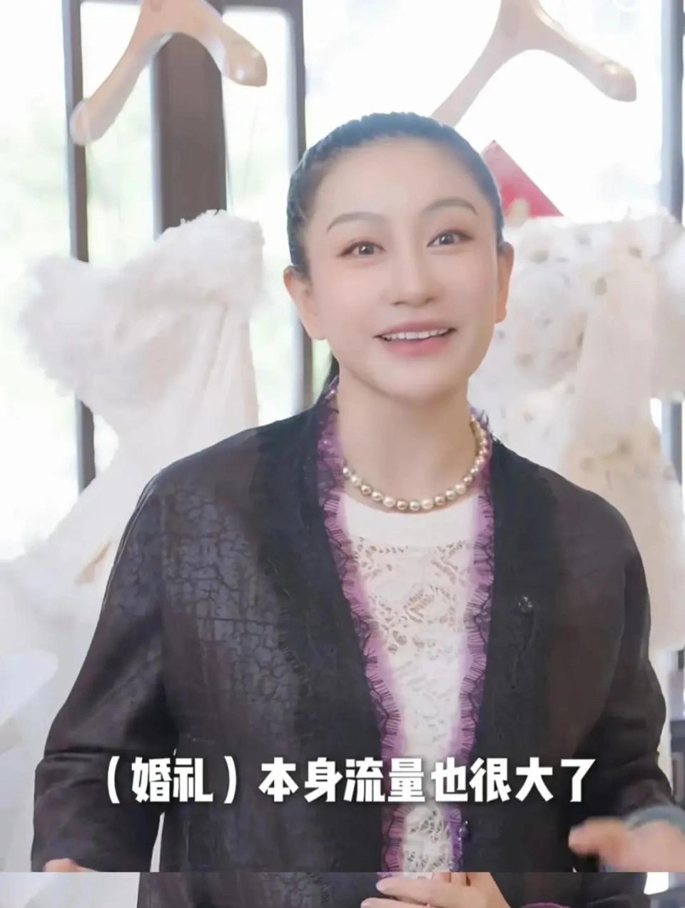 马筱梅遭知名婚纱设计师“内涵”，霸气回怼怒斥蹭流量
人红是非多，这话在马筱梅身上