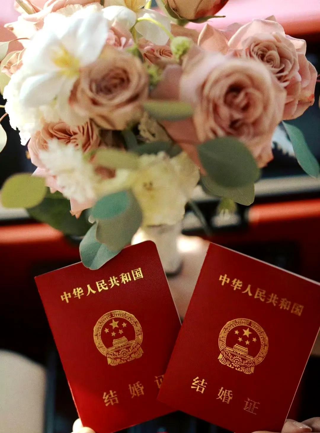 结婚的好处：稳定的性伴侣、长期的饭搭子和话搭子、生活风险的分担者、情绪分享对象。