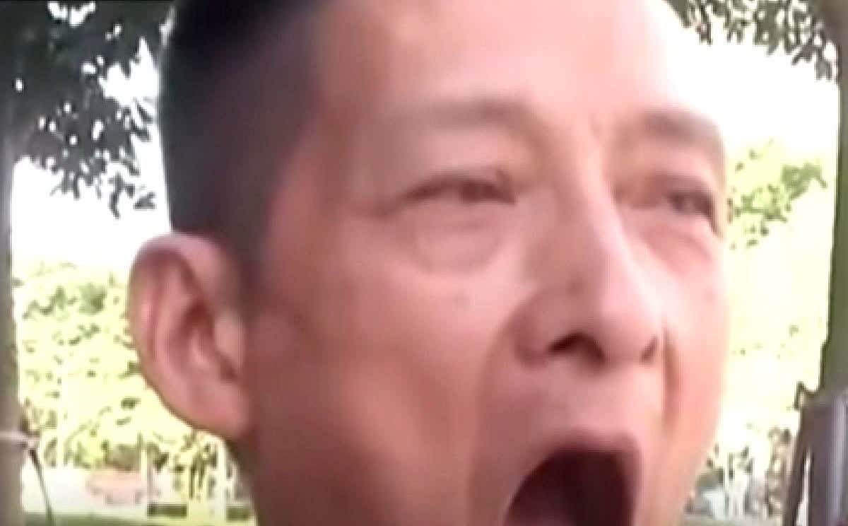 “太惨了！”近日报道，广东深圳，一男子花35000元准备种牙，把牙拔光后，工作人