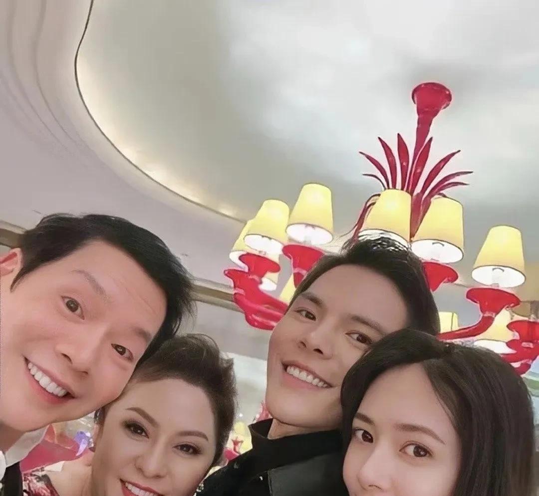 向华强破产不可能，因为90年代他们老赚钱了，估计身价没百亿也有几十亿。
但你看完