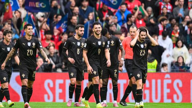 9-1！没有C罗，B费、内维斯同戴帽！葡萄牙大胜亚美尼亚，告别红牌与失利！锁定世界杯席位