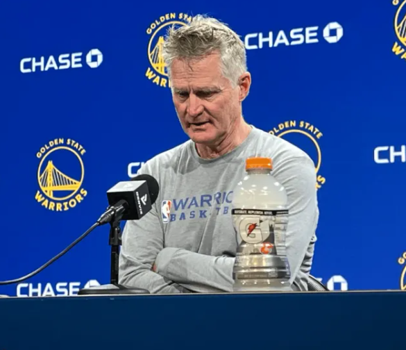 NBA常规赛，勇士将对阵雷霆。
勇士主帅史蒂夫-科尔接受了记者采访，谈到了库里因