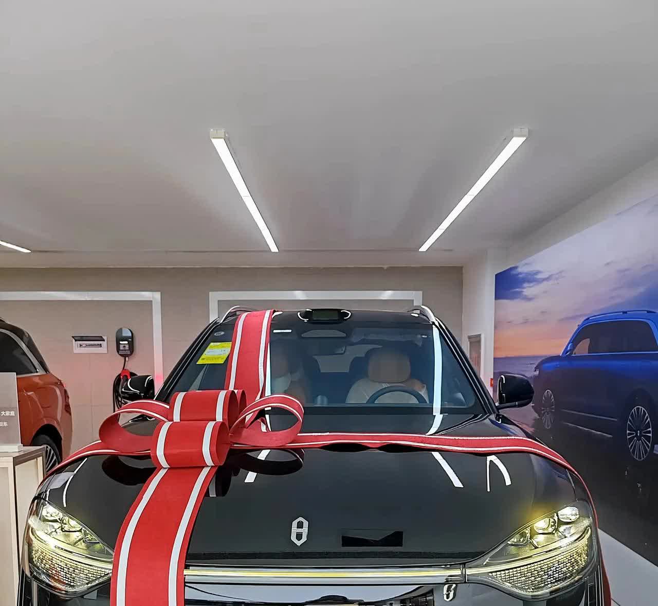 你相信么？问界M9已经交付了20万辆，一台50万级国产SUV，真是现象级的火爆。