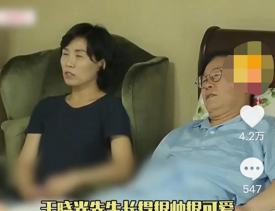 金惠景犯花痴:“于晓光长得帅个子高，还有钱!”李在明反向吃醋:“呀，秋瓷炫真漂亮