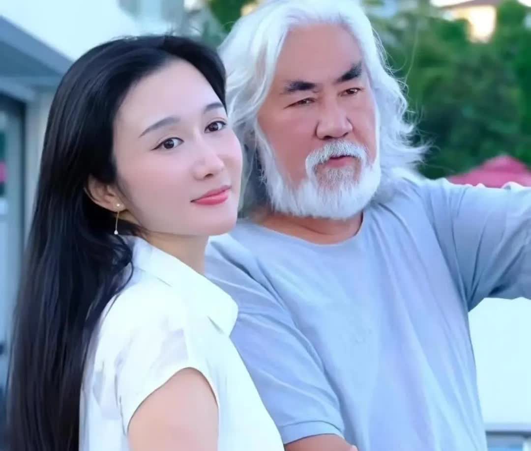 张纪中导演你现在还坐的住吗？
不是因为转移3亿财产的事，
也不是小娇妻跟前妻