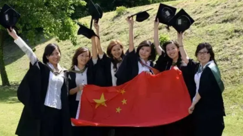 特朗普最近的180°大转弯，简直让全球政治圈的眼镜碎了一地！这位以“美国优先”口