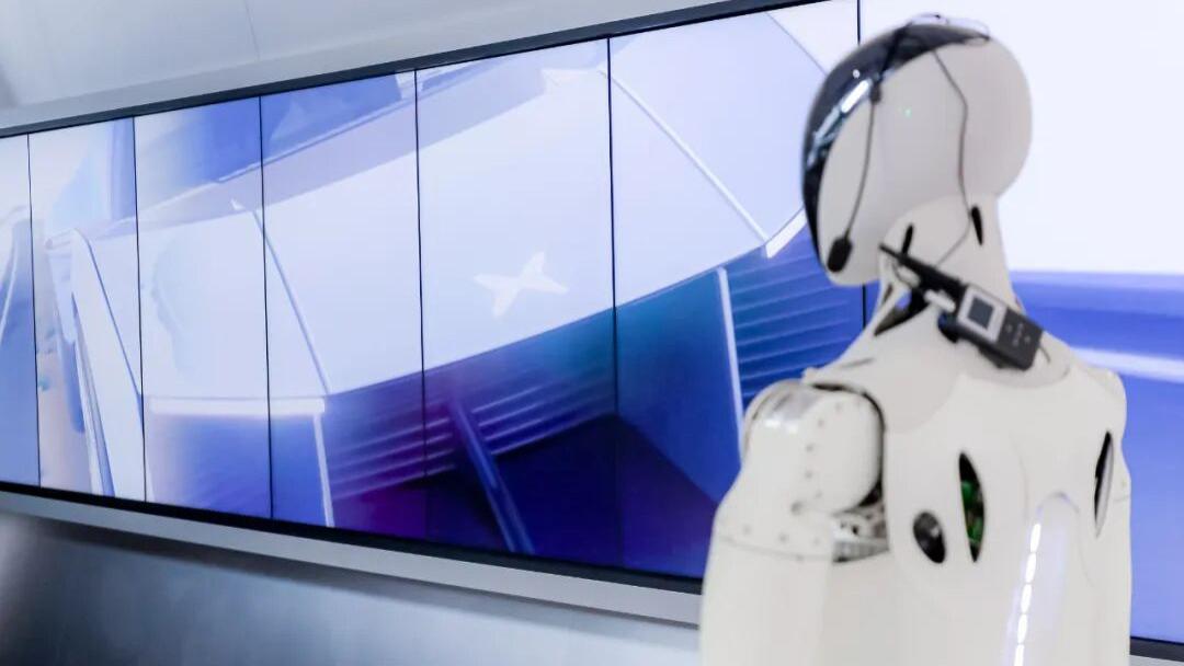 收手吧小鹏，汽车行业已经装不下你了