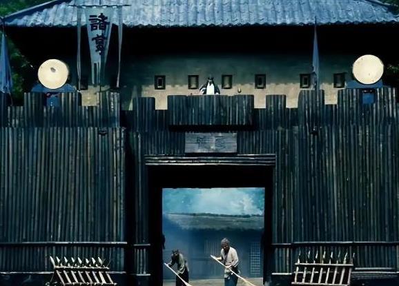 诸葛亮腿没有问题，为什么要坐轮椅指挥？这是他最恐怖的地方
三国乱世，蜀汉经夷陵惨