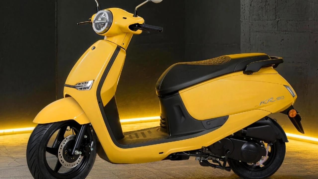 售价6980元，光阳发布KR踏板车，采用复古外观，满油能跑300公里