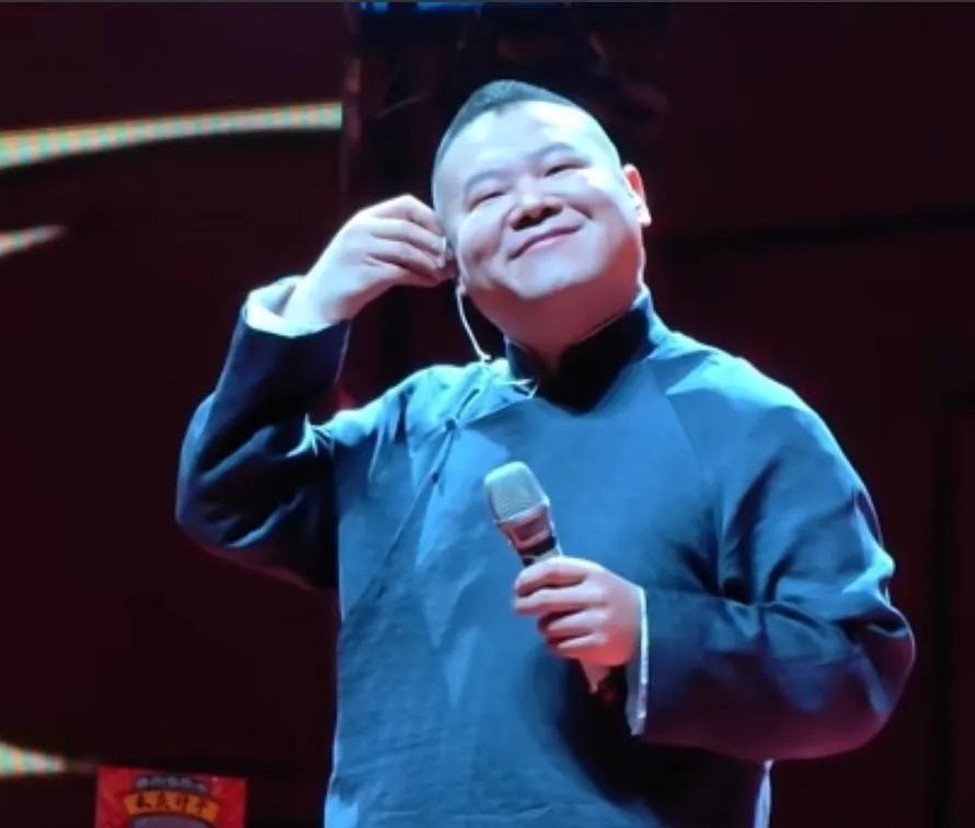 岳云鹏演唱会为何一票难求
虽说岳云鹏不是专业歌手，但他在相声界那可是“顶流”般的