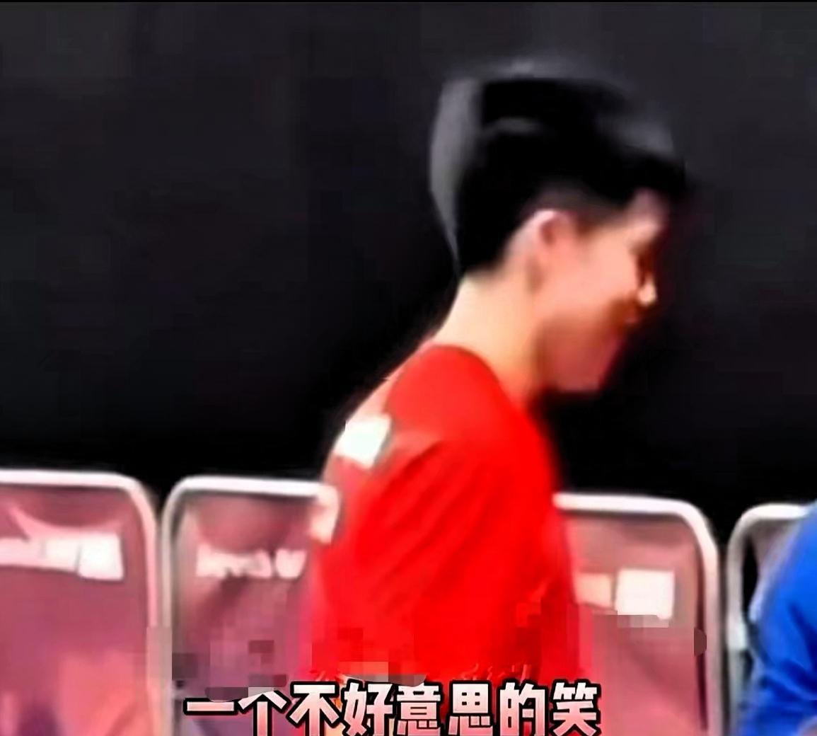 刘国梁有经验，
他也是在国乒谈的恋爱，
而且也是16岁开始谈的，
虽然不敢公开，