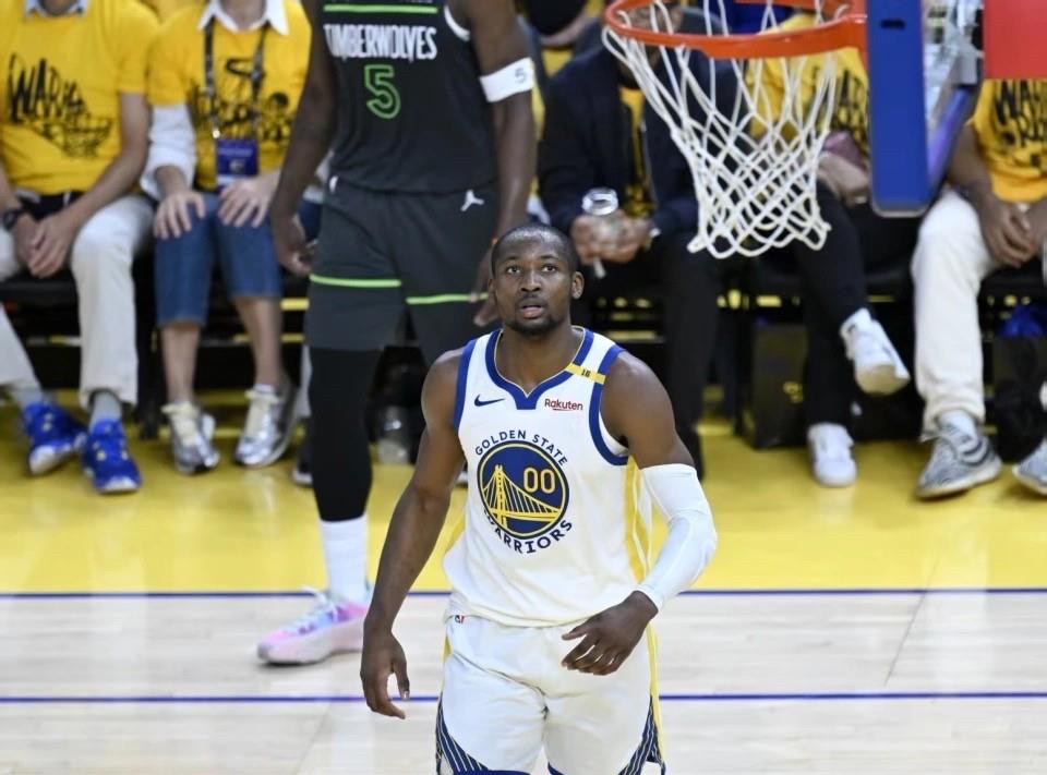 阿里纳斯真敢说啊

前NBA球员阿里纳斯在一档节目中谈到了库明加，他说：“他