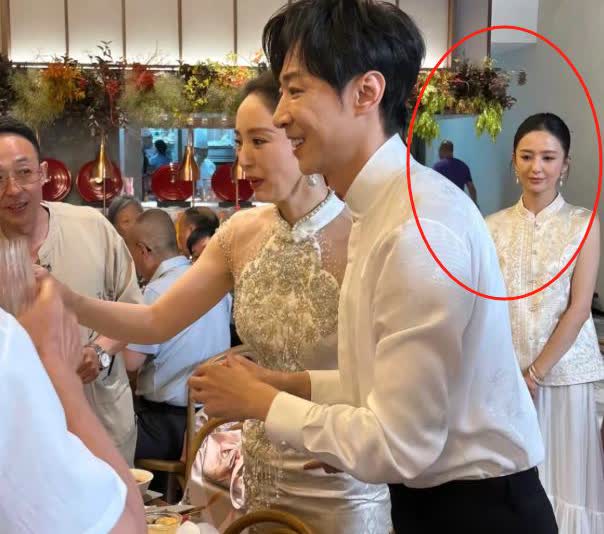 开始有点理解陈思诚了
佟丽娅哪儿都好
就是有一个致命的缺陷，要不得，就是太为
