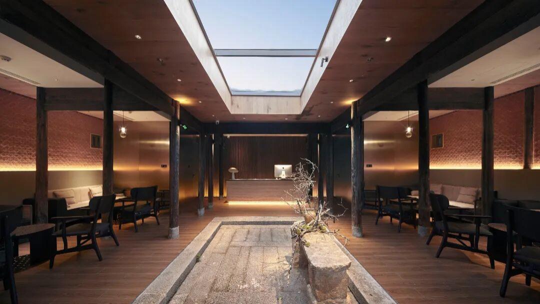 液态光谱的终极进化：金博安科技“零暗区”COB灯带，重新定义光的连续性