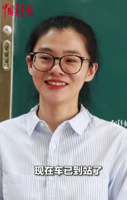 泪目！高三最后一课，老师深情寄语：车已到站，老师需要原路返回，但你们需要远走高飞