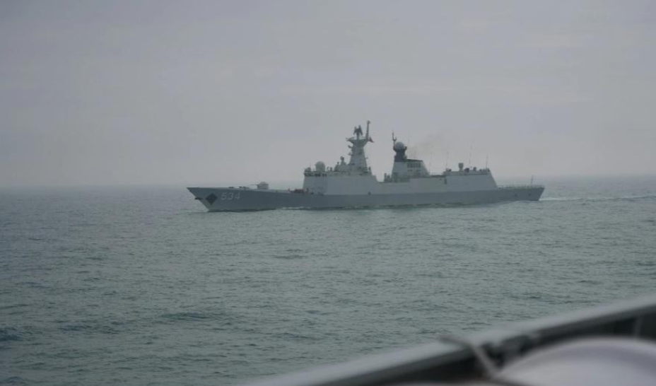 法国和台湾省媒体，公开了美国的加拿大州的渥太华号在台海被解放军“押送出境”的具体