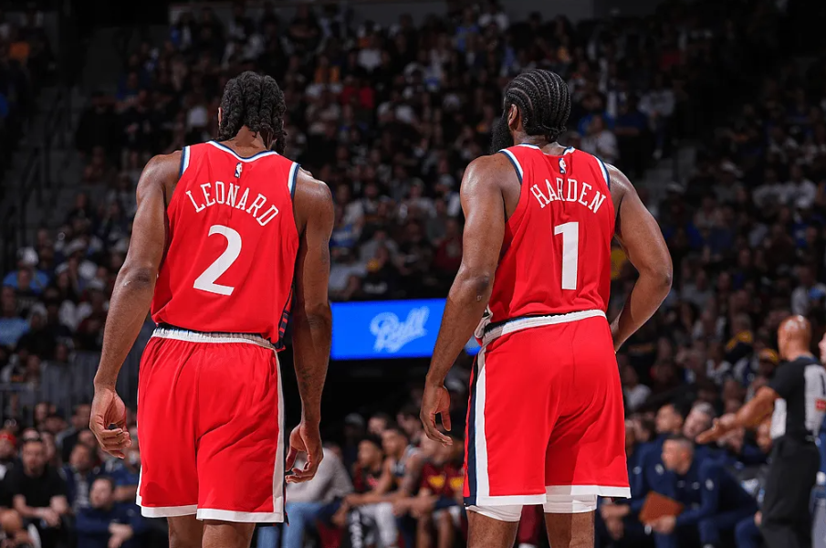 伦纳德与哈登取得二人季后赛同场首胜，此前为0胜3负

NBA季后赛，快船以105