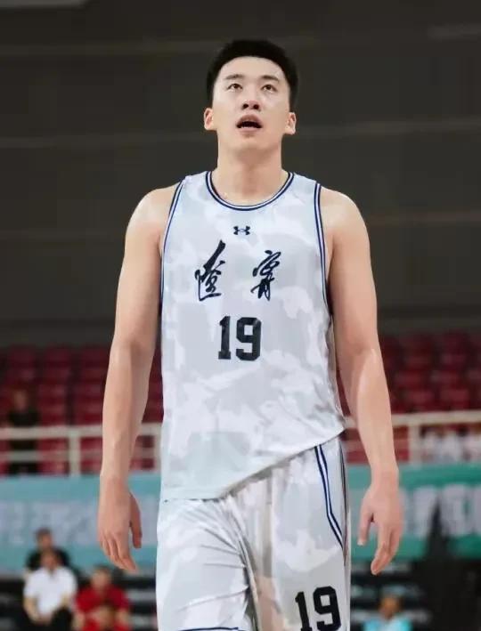 没有想象中的降维打击！赵维伦和王俊杰也就CBA水平，NBA基本上没有机会。

