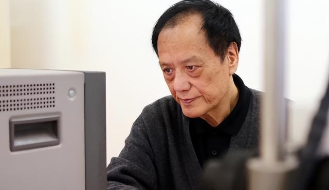中国曝光关键武器！美俄都没攻克的世界难题，被中国80岁老头拿下。81岁在火药研究