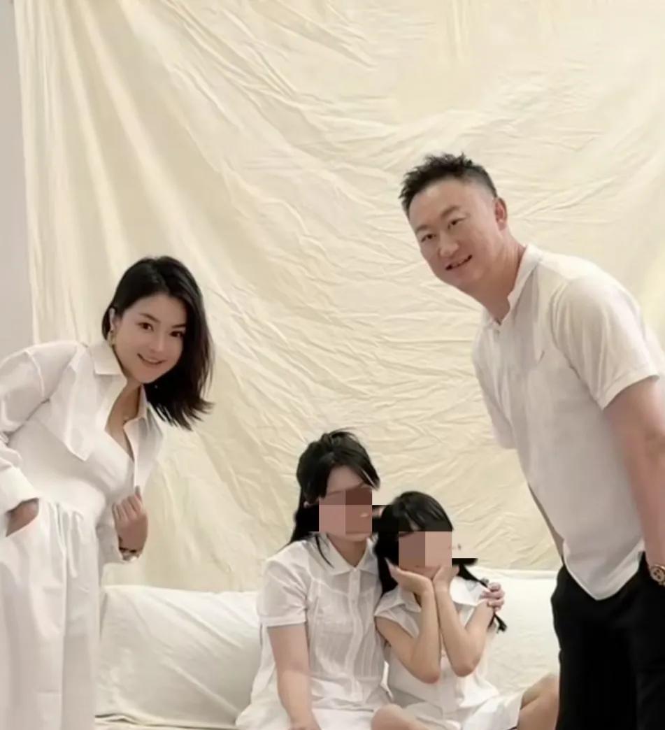 前有媳妇网撕丈夫，后有婆婆网撕儿媳？刘教练家庭情况也是挺复杂的！
4月3号李艳发
