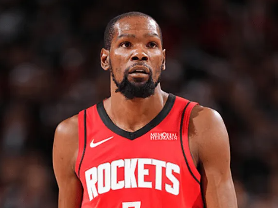 NBA常规赛火箭客场对阵开拓者的比赛已经结束。全场战罢，火箭以102-103不敌