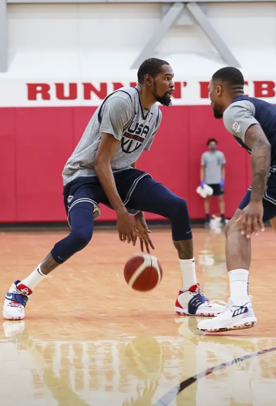 开启最强雇佣兵模式？ESPN 名记 MacMahon 在播客节目中聊到，火箭队不